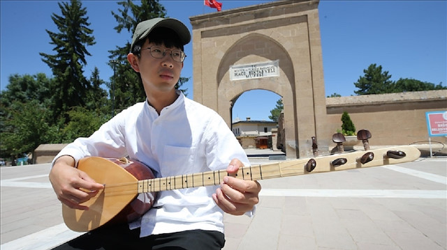 إيماجو.. ياباني يعشق الموسيقى التركية 