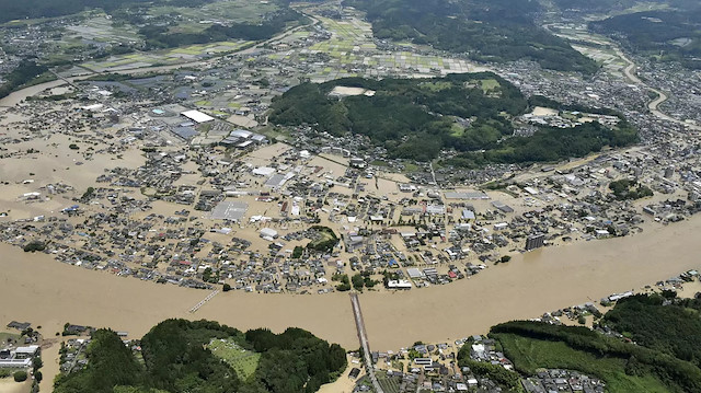 Japonya'da şiddetli sel etkisini sürdürüyor. 