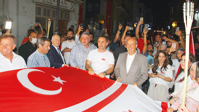 KKTC’de 20 Temmuz Barış ve Özgürlük Bayramı kutlamaları kapsamında ‘Bayrak Yürüyüşü’ düzenlendi. 