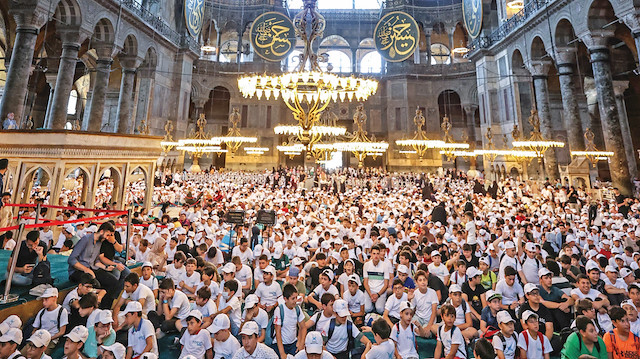 Buluşmaya İstanbul’un 39 ilçesindeki 192 ortaokuldan yaklaşık 5 bin ortaokul öğrencisinin katıldı.