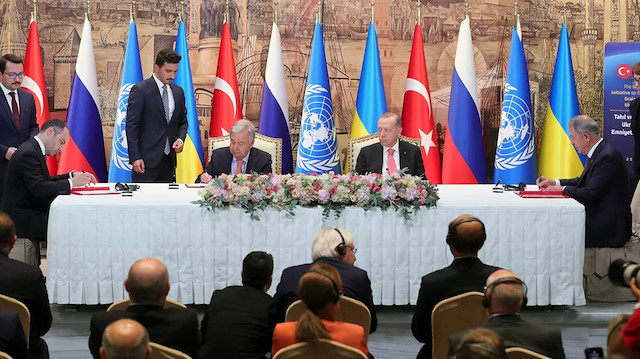 Ukrayna ile Rusya’nın tahıl sevkiyatı için Türkiye’nin arabuluculuğunda yürüttüğü görüşmelerde anlaşma sağlandı.