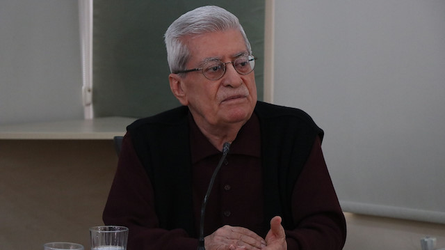 Rasim Özdenören.