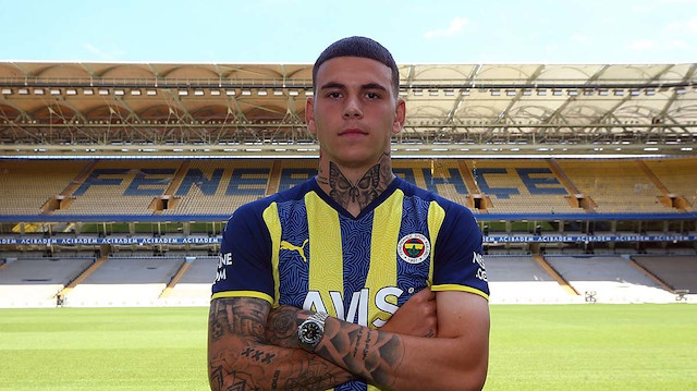 Fenerbahçe, milli oyuncuyla 4 yıllık sözleşme imzaladı.