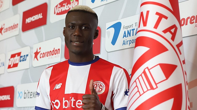 Ndao, geçen sezon Antalyaspor formasıyla 15 maçta 3 gol attı.