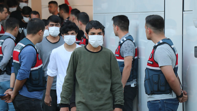 Sınır dışı edilecekler: 542 Afganistan uyruklu göçmen İstanbul'a gönderildi