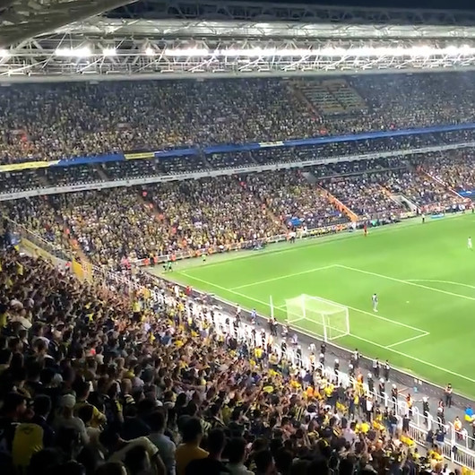 Fenerbahçe taraftarından Ukrayna ekibi Dinamo Kiev maçında skandal tezahürat: Stat Putin sesleriyle inledi