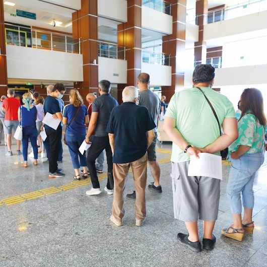 Uzmanlar yeni varyanta karşı uyarıyor: Test negatife dönmezse izolasyon bitmemeli