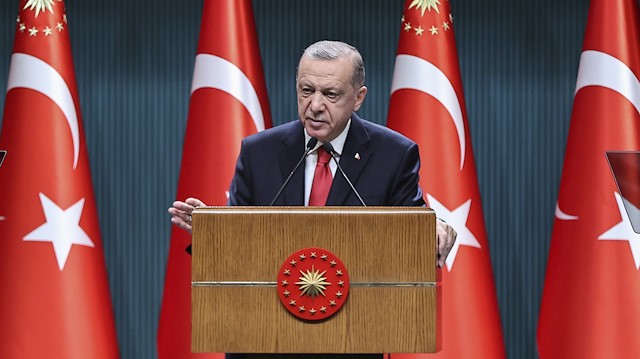 Kabine Toplantısı'nın ardından açıklamalarda bulunan Cumhurbaşkanı Recep Tayyip Erdoğan, dar gelirli vatandaşlara sosyal konut müjdesi verdi.