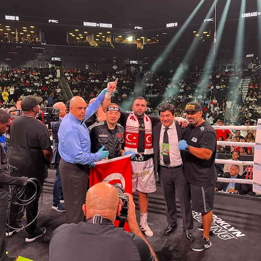 ABDde ağır sıklet boks maçını kazanan Ali Eren Demirezen konuşmasına selamun aleyküm diyerek başladı