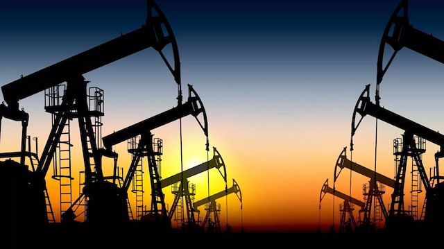 Çin ve Japonya'dan gelen veriler petrol fiyatlarını düşüşe geçirdi