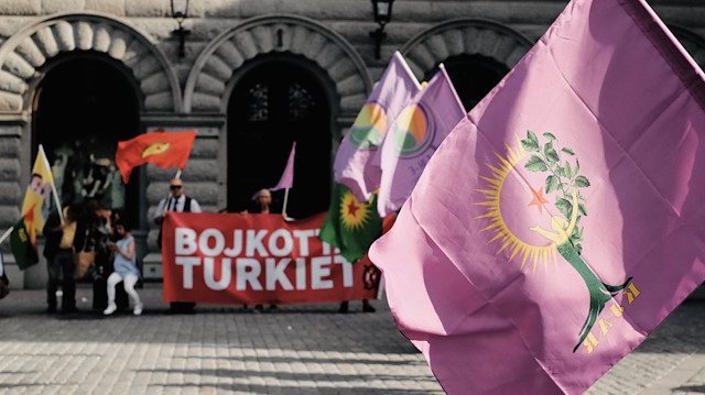 Terör örgütü YPG/PKK yandaşları Stockholm'de gösteri düzenlendi. 