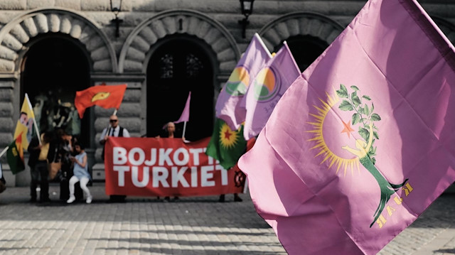 Terör örgütü YPG/PKK yandaşları Stockholm'de gösteri düzenlendi.