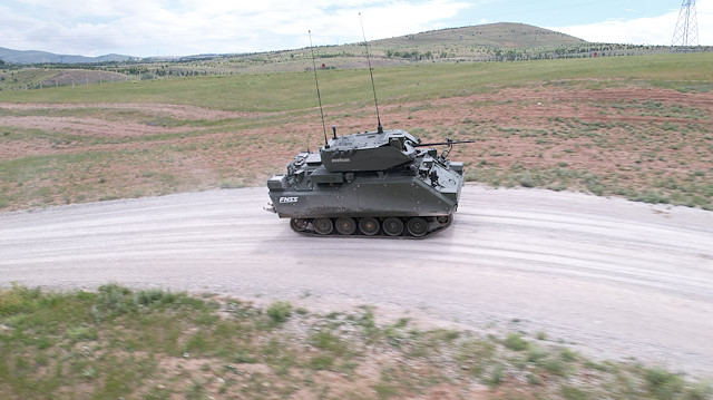 Üst seviyede donanımlar eklenen paletli zırhlı muharebe araçları, TSK'ya kazandırılacak.