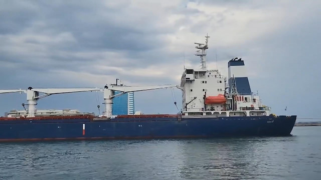 Ukrayna’nın tahıl gemisi Razoni yola çıktı.