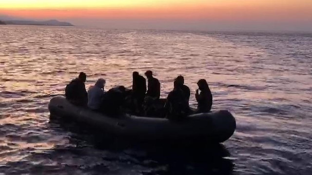 السلطات التركية تنقذ 13 مهاجرا غربي البلاد
