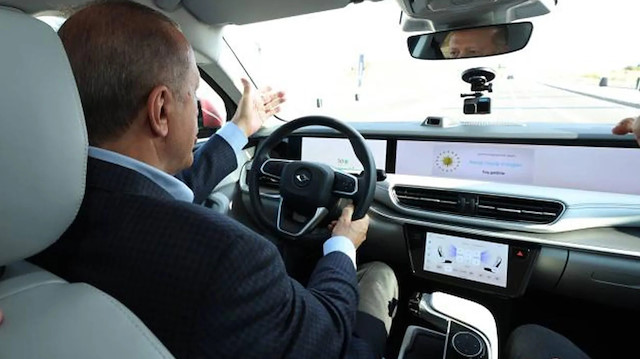 Cumhurbaşkanı Erdoğan yerli ve milli otomobili test etti.