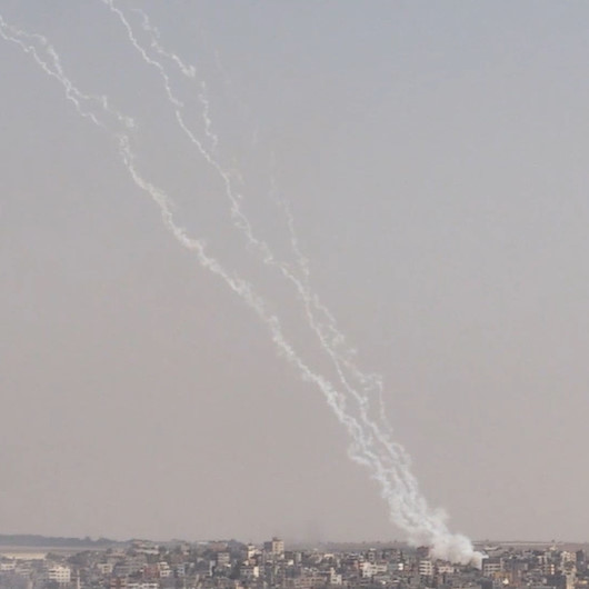 İsrailin hava saldırılarına karşılık Gazzeden roketler atıldı