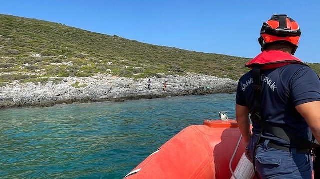 Yunanistan'ın göçmen zulmü: Elleri kelepçeli olarak denize atılan üç göçmen öldü