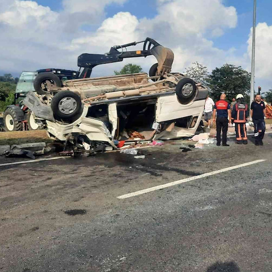 Ordu’da mevsimlik işçilerini taşıyan minibüs takla attı: 16 yaralı