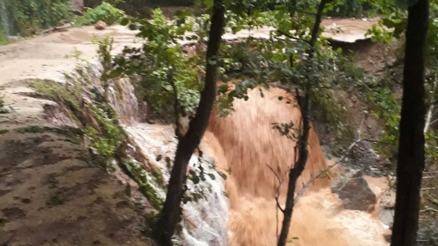 Giresun'da sağanak heyelan ve su taşkınlarına yol açtı