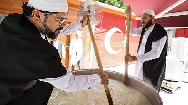 إعداد "حلوى عاشوراء" في أول تكية بعد فتح إسطنبول