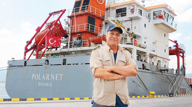 Tahıl koridoru açılınca Türkiye’ye dökme mısır getiren “Polarnet” gemisinin kaptanı Ahmet Yücel Alibeyler, savaşın başladığı günden beri Ukrayna’da mahsur durumdaydı.
