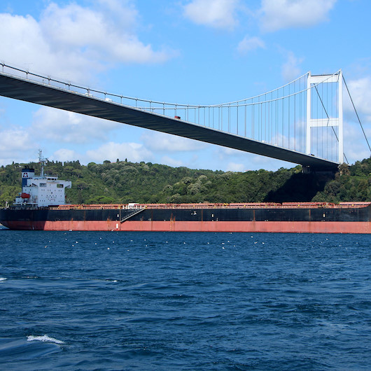 Tahıl yüklü Star Helena İstanbul Boğazından geçti
