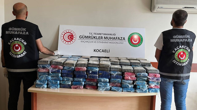 Gümrük Muhafaza ekipleri 246 kilo kokain ile 226 kilo esrar ele geçir​di