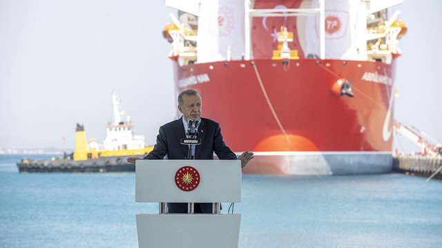 Cumhurbaşkanı Recep Tayyip Erdoğan, Taşucu Limanı'nda gerçekleştirilen Abdülhamid Han Sondaj Gemisini İlk Görev Yerine Uğurlama Töreni'ne katıldı.
