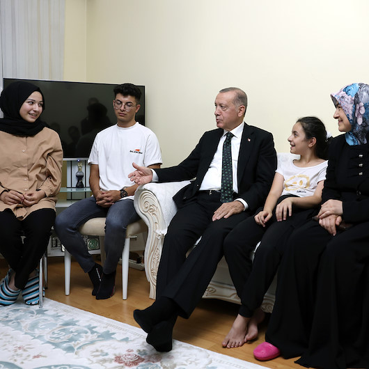 Cumhurbaşkanı Erdoğandan çay davetinde bulunan aileye ziyaret