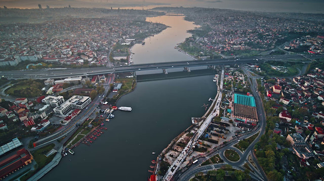 ​AK Parti İstanbul'un kampanya şarkısı 'İstanbul Kalbimizsin' oldu.