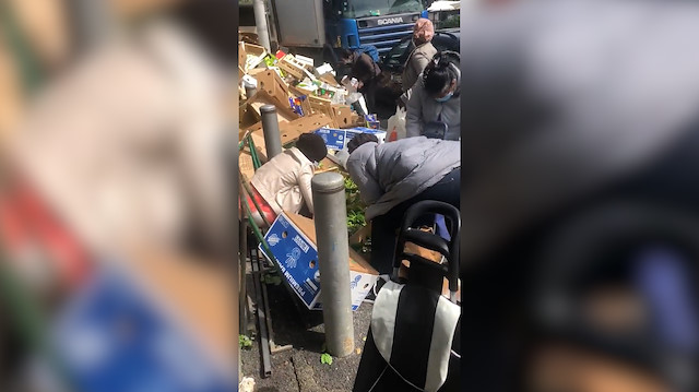 Paris'te Fransızların çöpten yiyecek topladığı görüntüler viral oldu