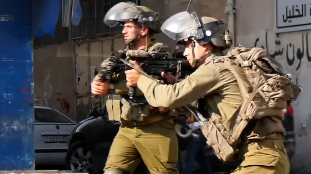 İşgalci İsrail Batı Şeria'da 7 Filistinliyi yaraladı