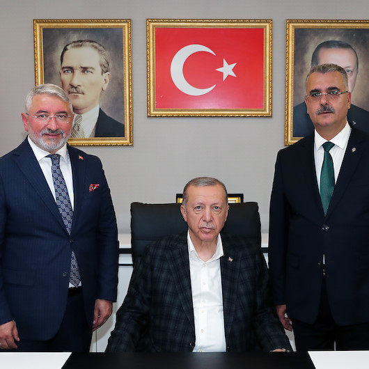 Cumhurbaşkanı Erdoğan AK Parti Çorum İl Başkanlığı'nı ziyaret etti