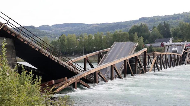 Norveç'te çöken köprü