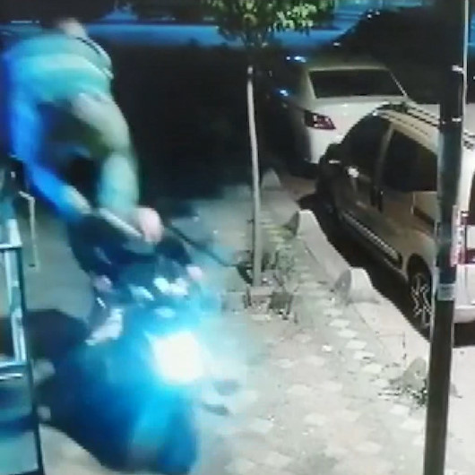 Motosiklet hırsızına uçan tekmeli engel