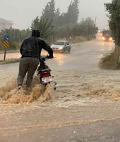 Bursada yağış etkili oldu: Yollar göle döndü