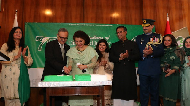 Pakistan bağımsızlığının 75'inci yılını kutladı