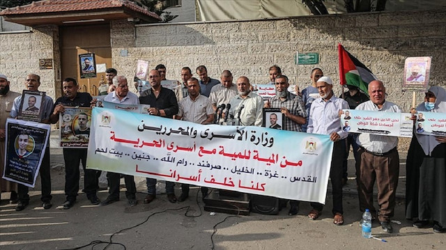 رام الله.. وقفة دعما للمعتقلين في سجون الاحتلال الإسرائيلية