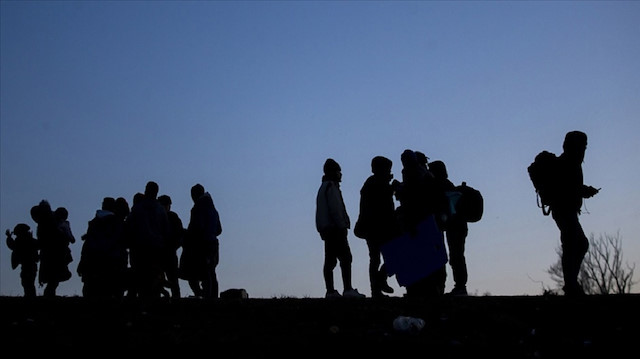 الدفاع التركية: ضبط 107 مهاجرين أجبرتهم اليونان على العودة