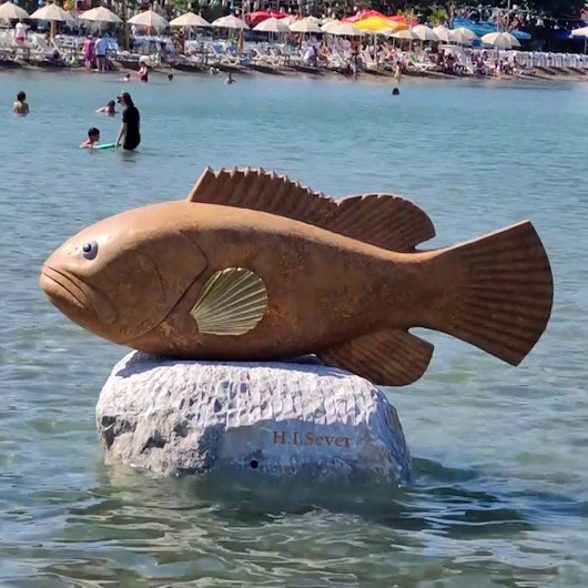 CHPnin heykel aşkı denize taşındı: 10 tonluk balık heykeli görenleri şaşırtıyor