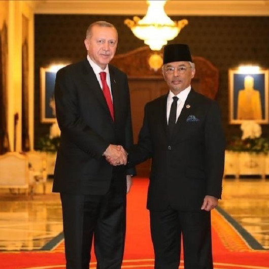 أردوغان وملك ماليزيا يعقدان لقاء ثنائيا بأنقرة