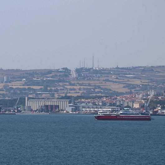 Ukrayna’dan üç bin ton ayçiçeği taşıyan gemi Tekirdağ’a yanaştı