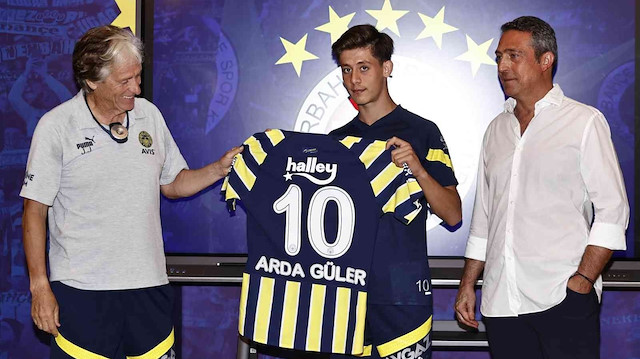 Arda Güler Fenerbahçe'nin en genç 10 numarası oldu.