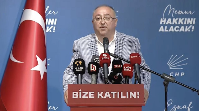 Görevden uzaklaştırılan eski Yalova Belediye Başkanı Vefa Salman Kılıçdaroğlu'nu kürsüye '14. Cumhurbaşkanımız' diye çağırdı