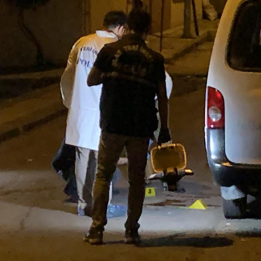 Ümraniyede uyuşturucu satıcılarına silahlı saldırı: Bir ölü bir yaralı