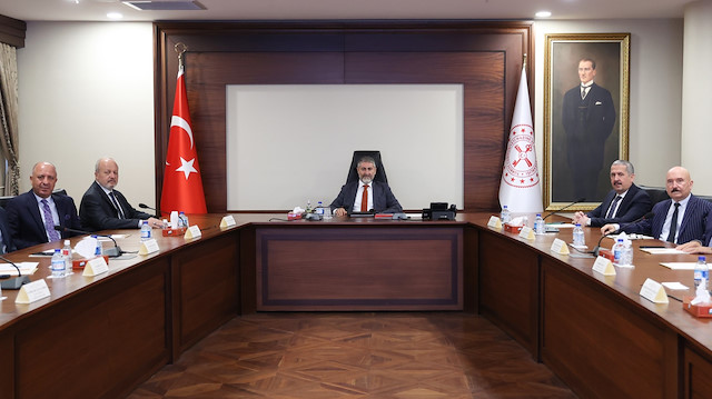 Bakan Nebati, ASO Başkanı Özdebir ile görüştü.