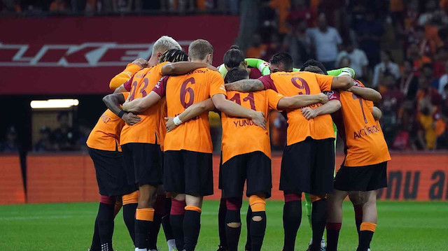 Süper Lig'de Galatasaray'ın 3, Ümraniyespor'un 1 puanı bulunuyor.