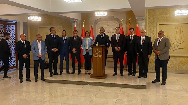 Milli Eğitim Bakanı Özer, Nevşehir Valisi İnci Sezer Becel'i makamında ziyaret etti.