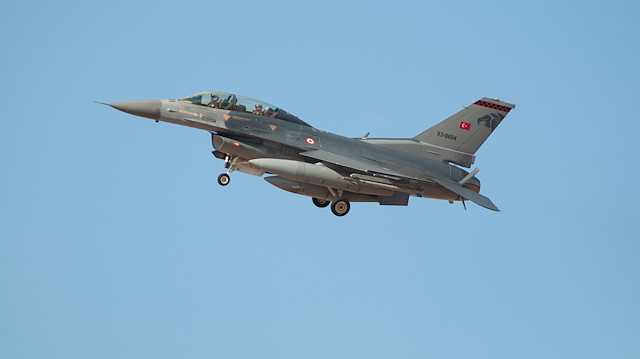 F-16 savaş uçağı (Arşiv)